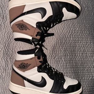 WMNS 6.5 Nike Air Jordan 1 Retro High Dark Mocha